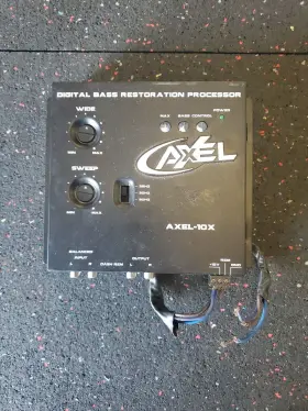 Axel 746160723020 Steelpro Epicentro Bass Restorer With Remote Control - Premium