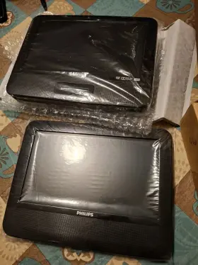 Pd9012m Philips Pd9012m/37 9 Inch Lcd Dual-screen Portable Dvd Player Pd9012m Philips Pd9012m/37 9 Inch Lcd Dual-screen Portable Dvd Player